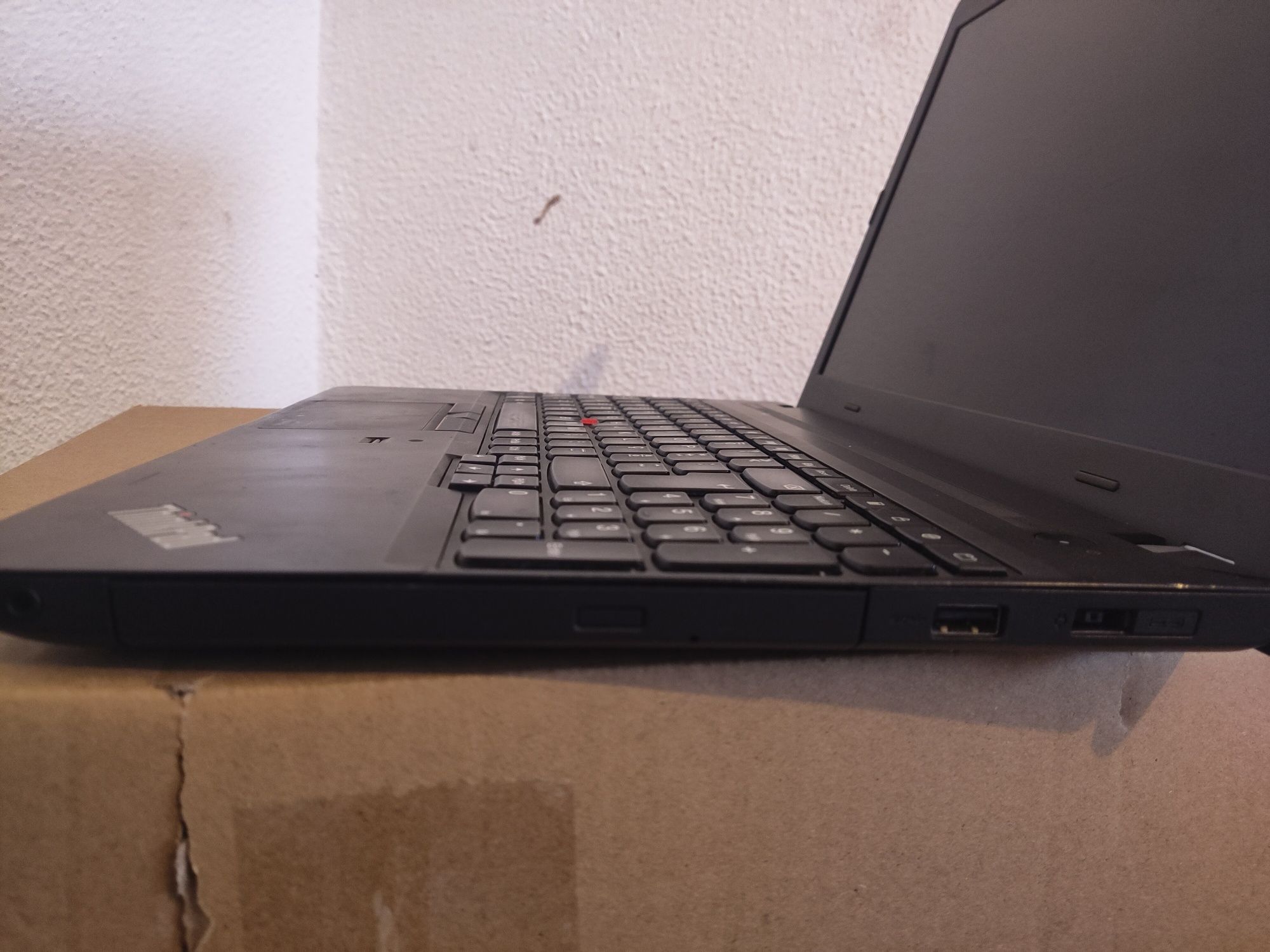 Lenovo E560 Windows 11  (i7 6th - 8GB RAM - 256 SSD)