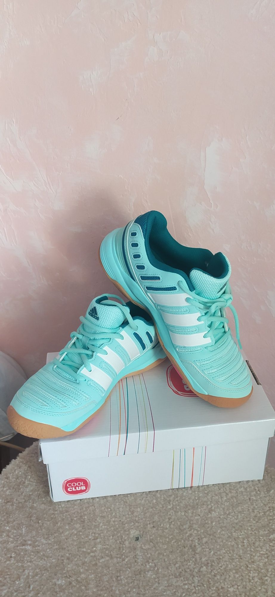 Новые кроссовки Adidas, р.38; по стельке  24.5 см