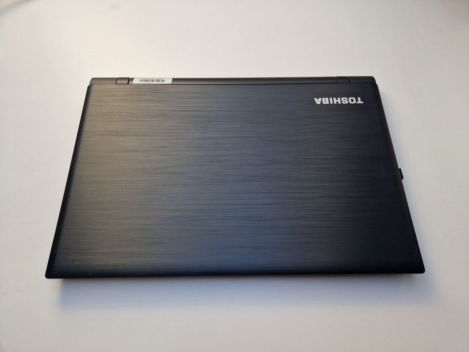 Toshiba-laptop lekko uszkodzony ekran