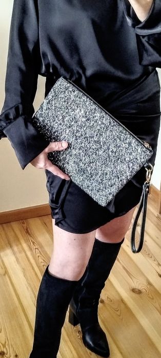 Czarna/srebrna brokatowa, wizytowa, błyszcząca kopertówka z rączką