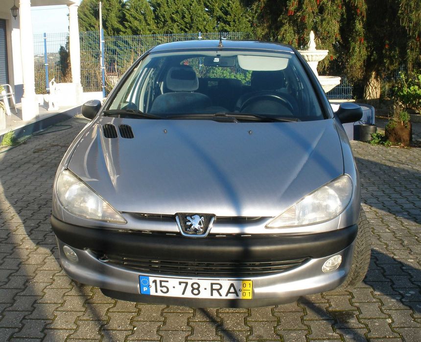 Peugeot 206. Poucos kms. Impecável. Comprove