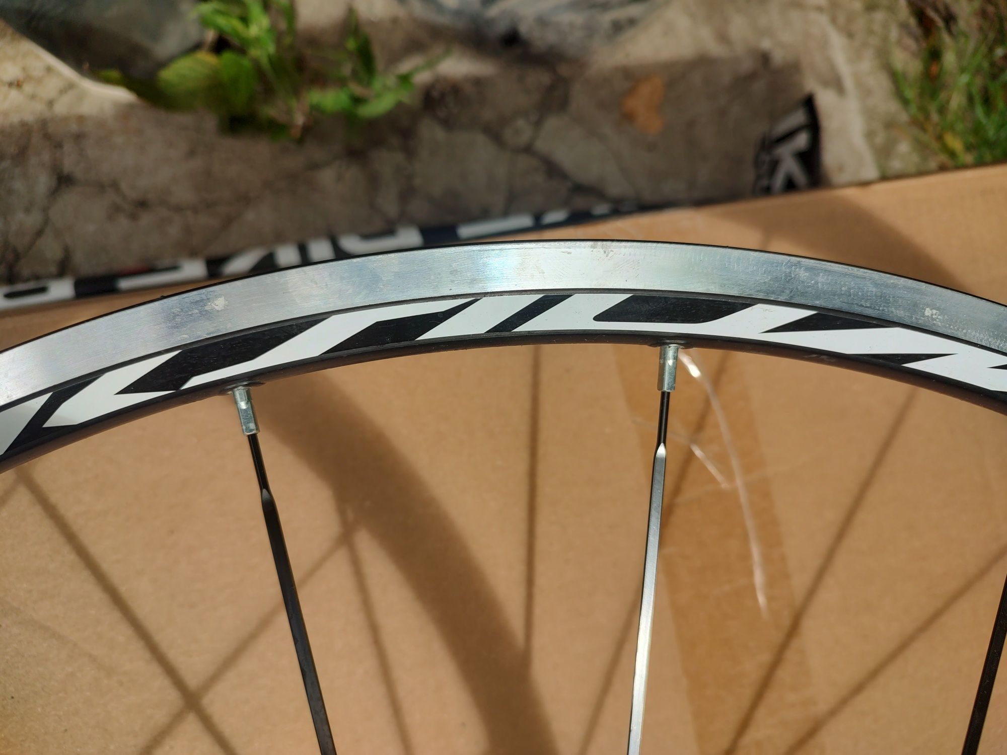 Koła szosowe Mavic Aksium nowe 700c 28" łożyska maszynowe bębenek hg