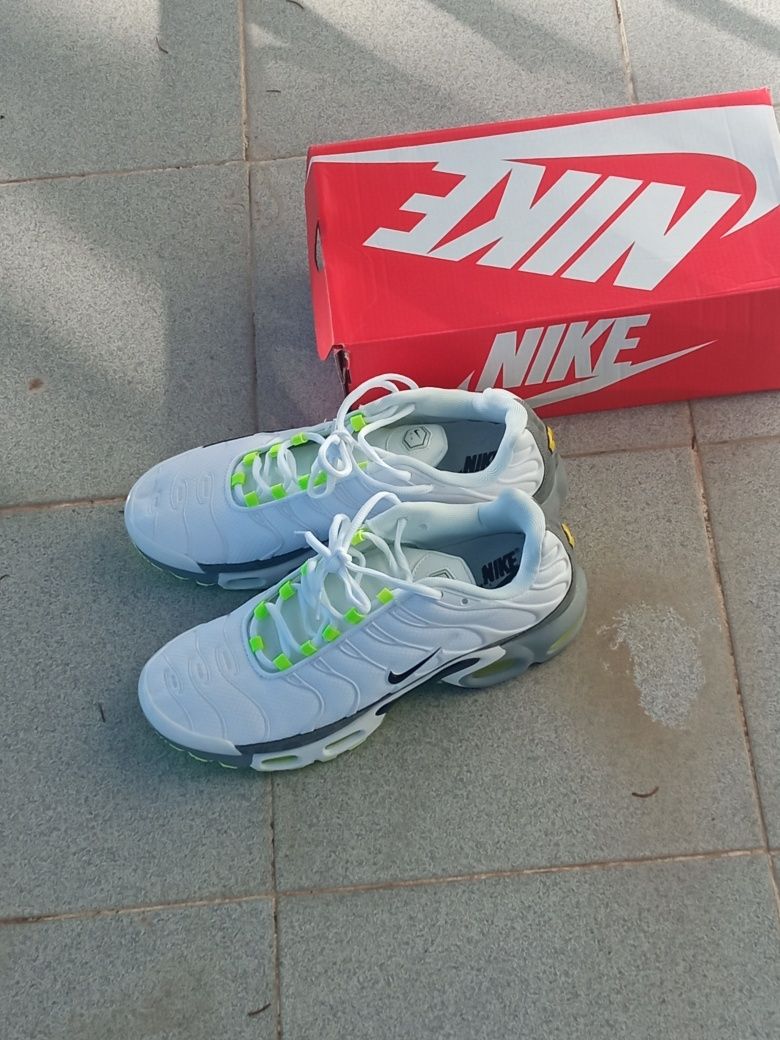 Nike TN  novas com caixa