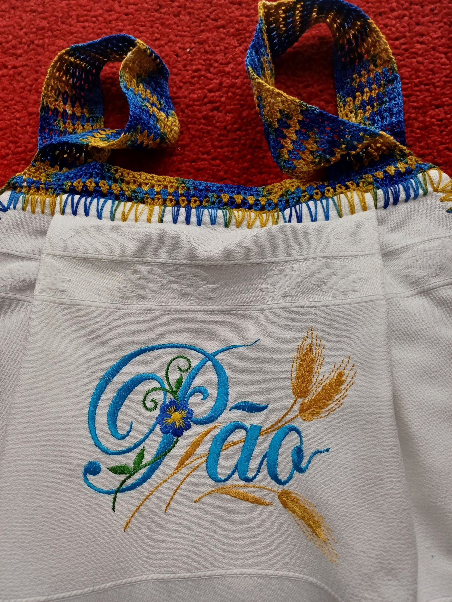 Saca de Pão com Crochet e Bordada