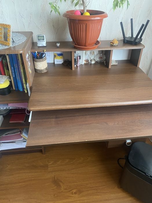Компютерний стіл доя школяра