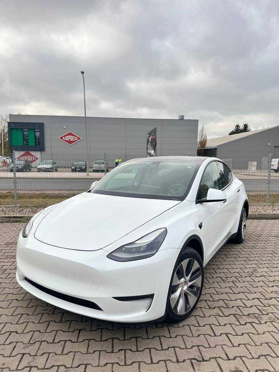 Sprowadzanie Sprzedaż Wynajem Leasing Aut POZNAŃ