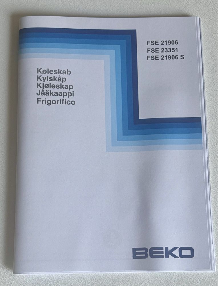 Arca congeladora vertical marca Beko