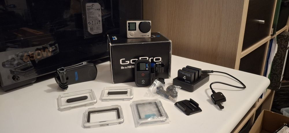 GoPro HERO4 + Comando Remoto + Acessórios – Pronta para Aventura