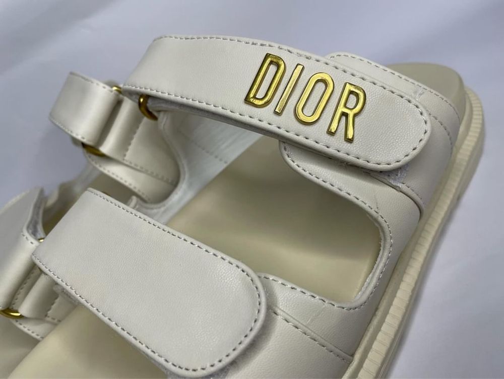 Шльопанці Dior