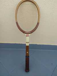 Duas raquetes de ténis, peças de coleção