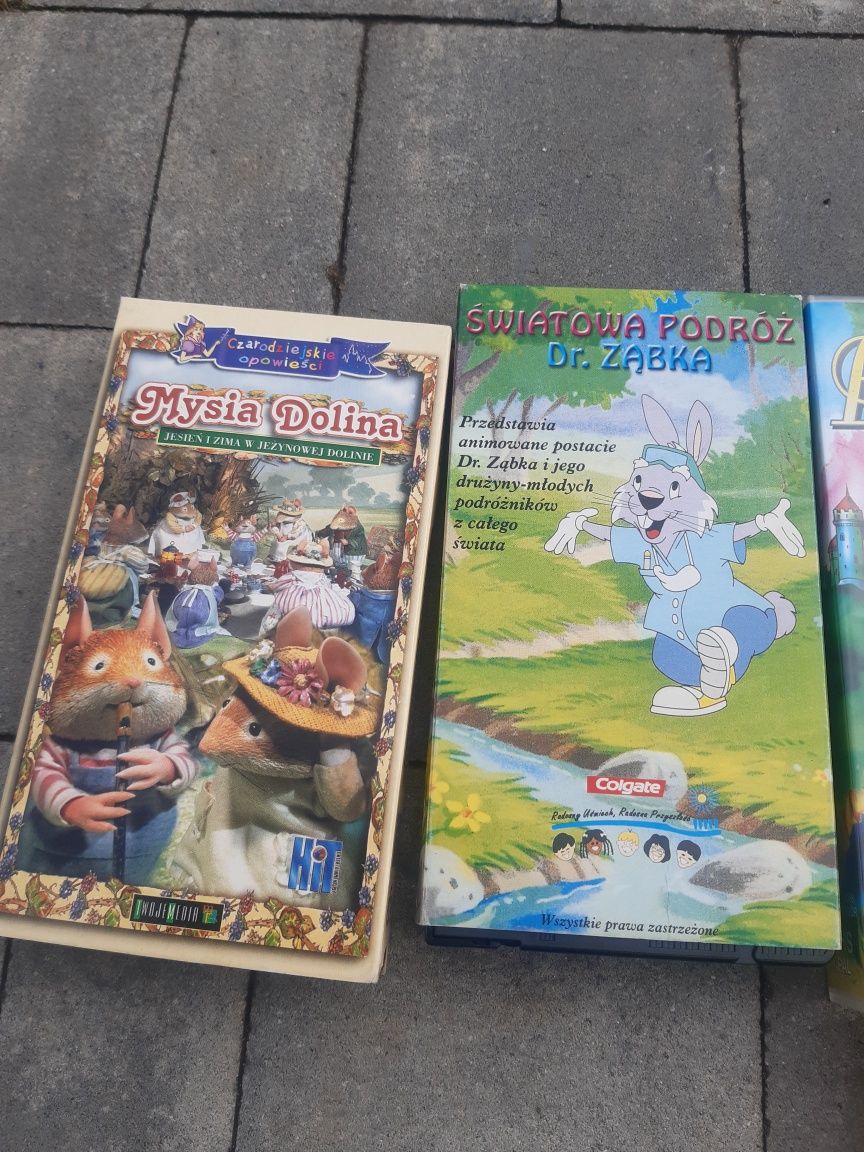 Bajki dla dzieci  na kasetach video vhs .