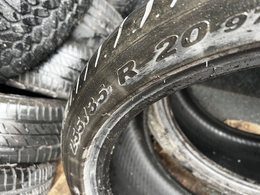 Шини Pirelli 255/35 R20 хороший стан