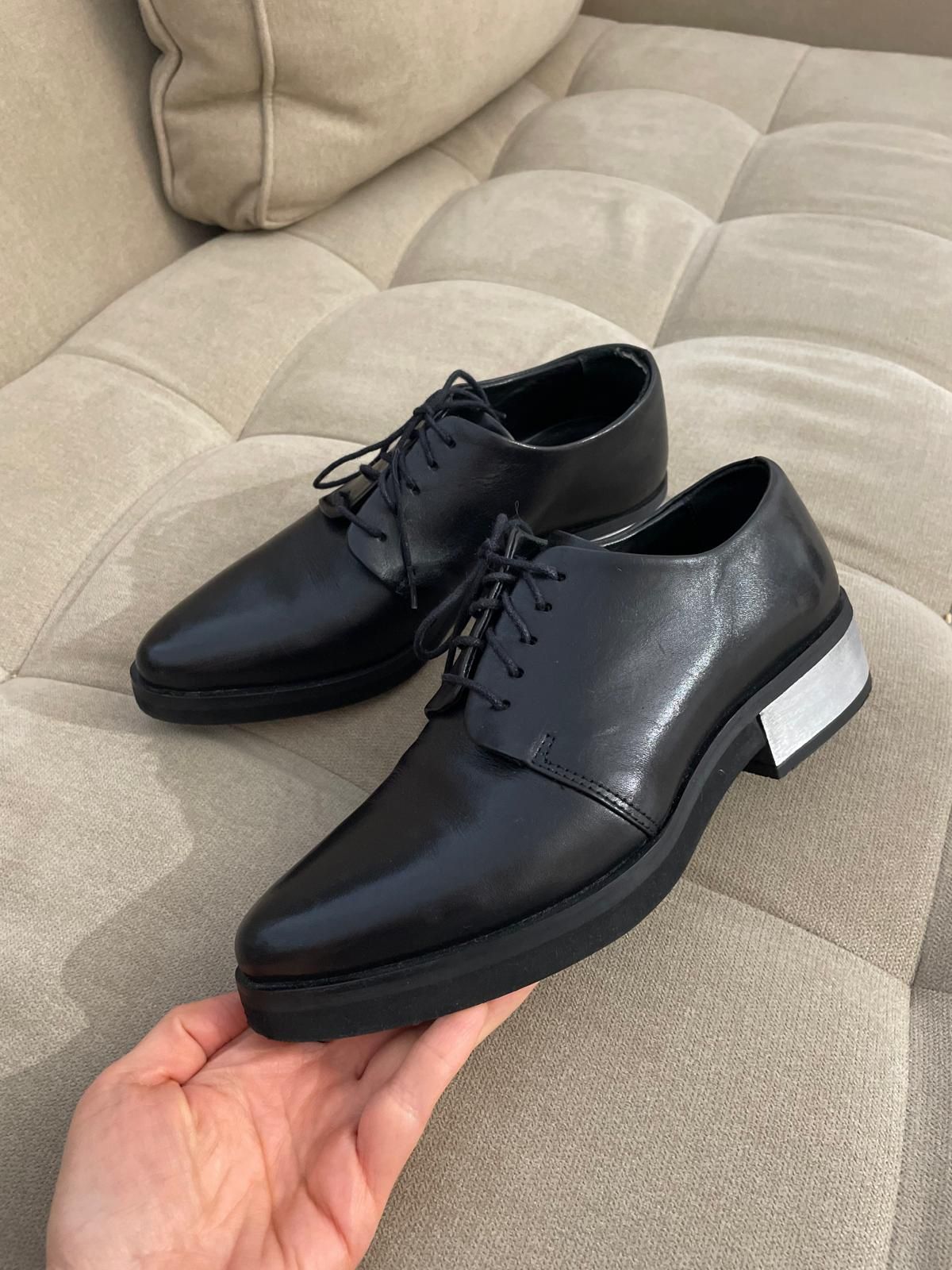 Sapatos de pele COS