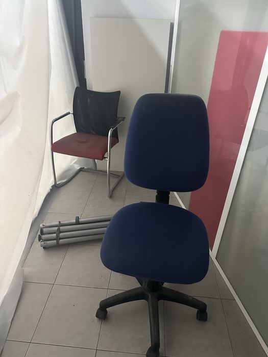 Mesa escritorio  e cadeiras