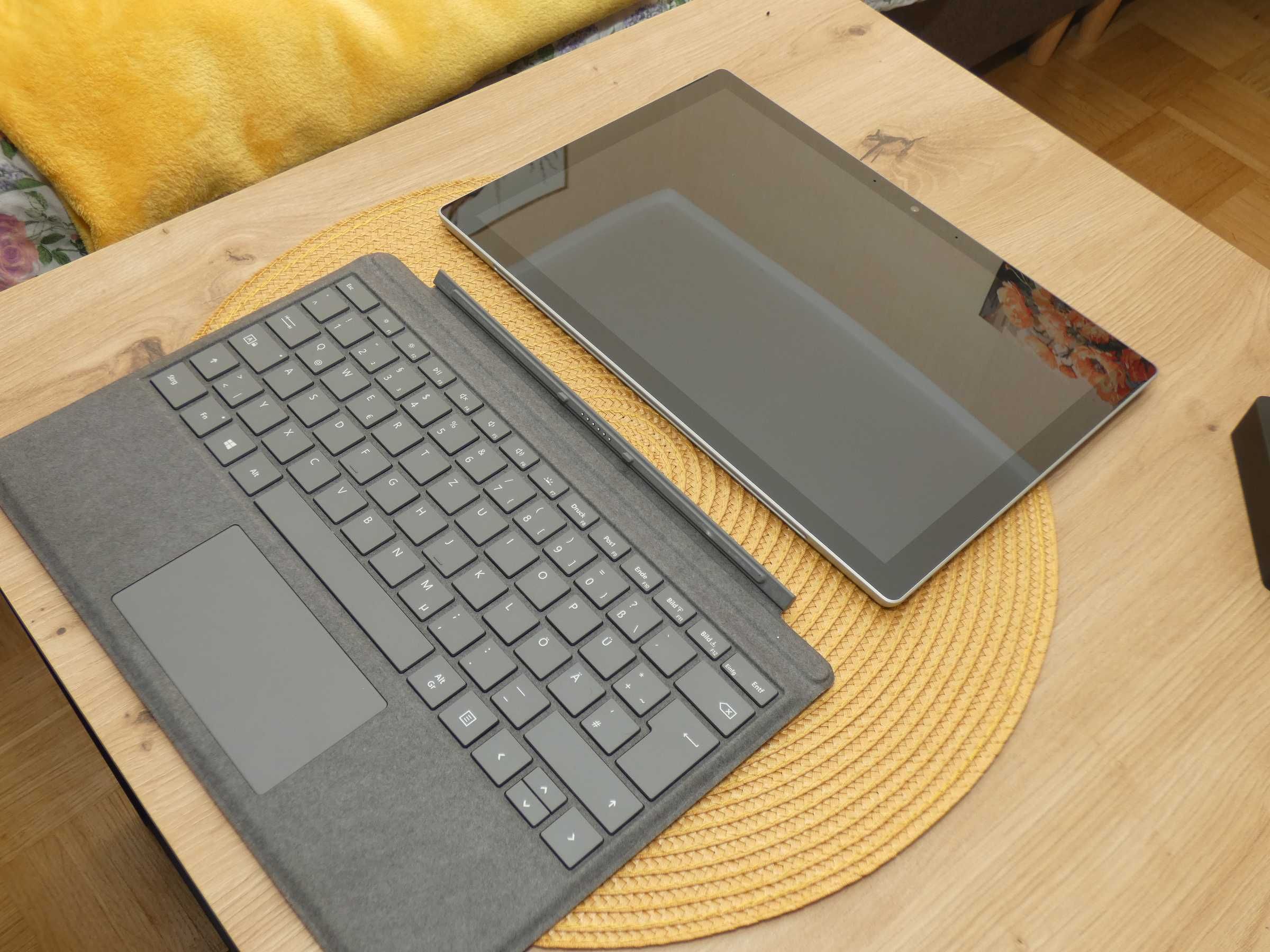 Microsoft Surface Pro 7 12.3" i7-1065G7 16GB 256GB SSD Laptop Tablet