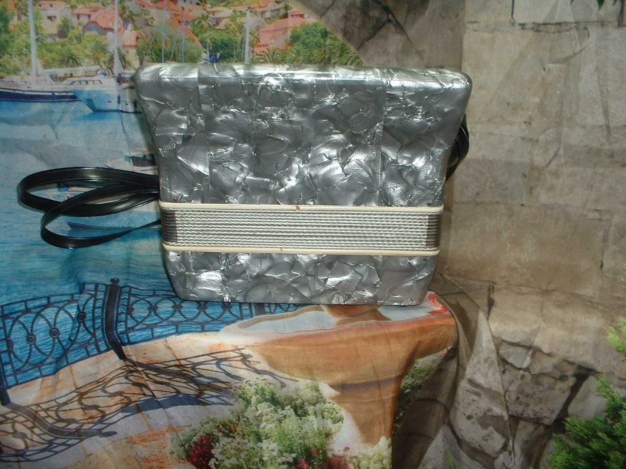 Acordeao para venda N, 1023