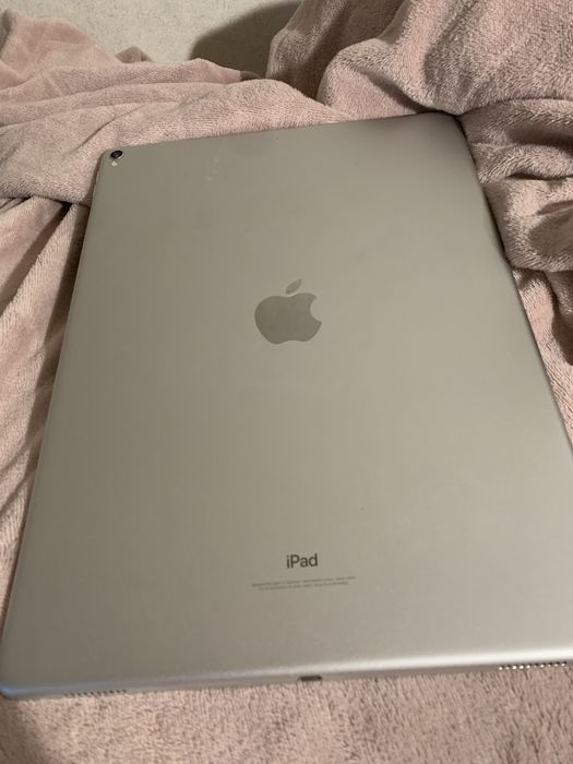 iPad Pro (12,9 дюйма) 2-го покоління