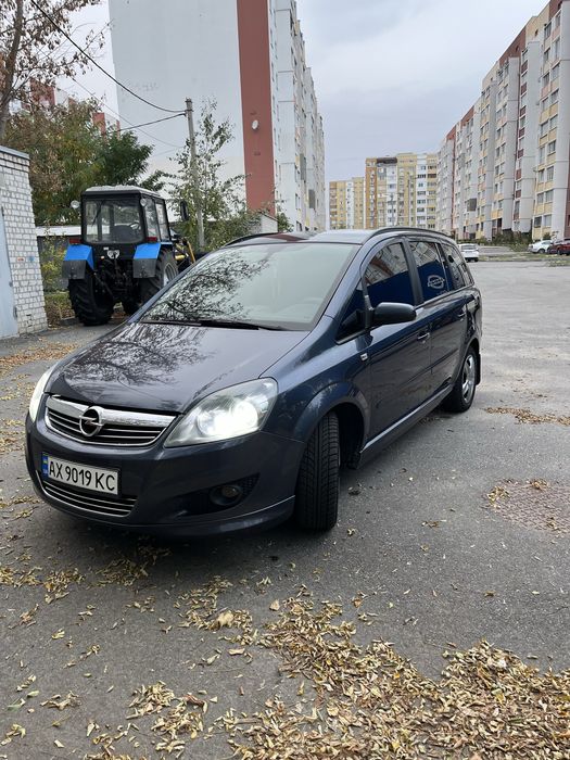 Продам свой семейный автомобиль в очень хорошем состоянии