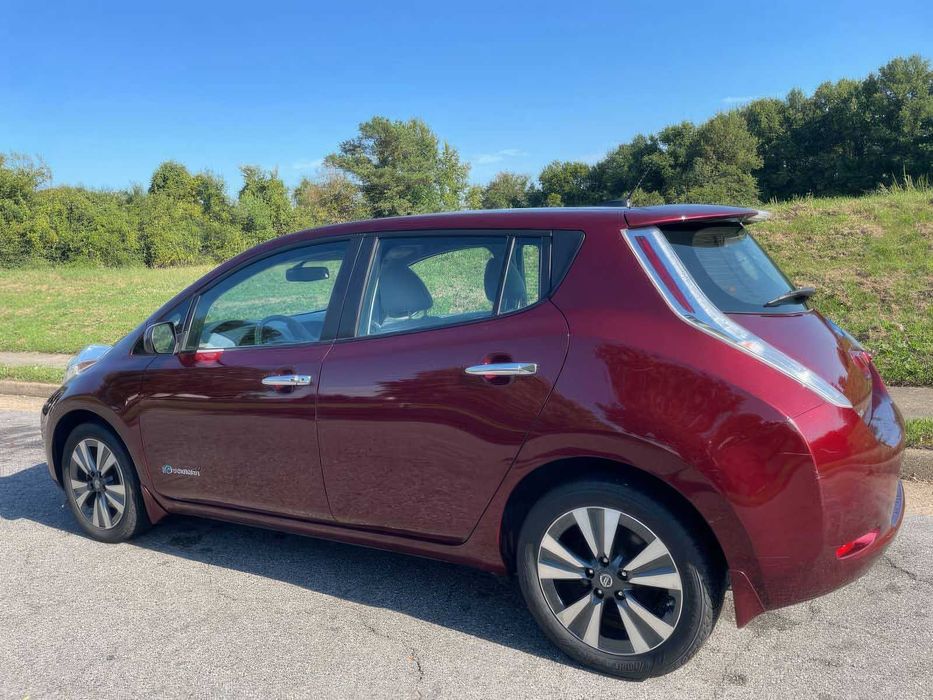 Nissan LEAF SL      2016