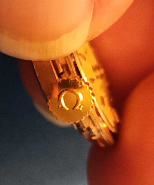 Movimento OMEGA Ladymatic a funcionar (Movimento, coroa, vidro safira)