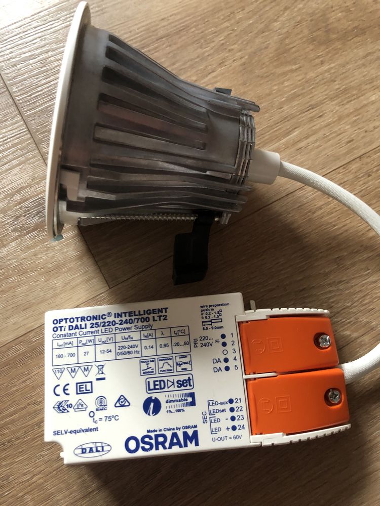 Halogen lampa LED OSRAM oprawa oczko