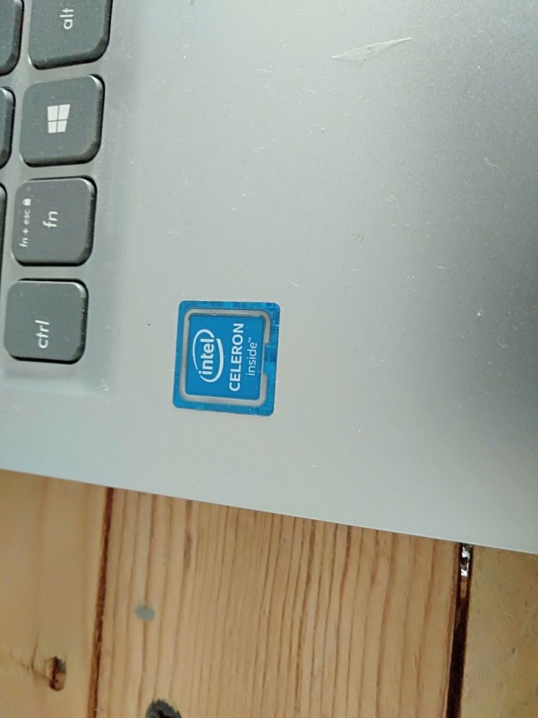 Sprzedam laptop Asus F515M