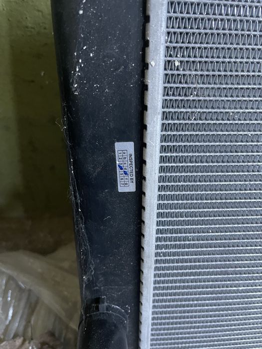 Продам радиатор охлаждения 1,8 TOYOTA PRIUS гибрид