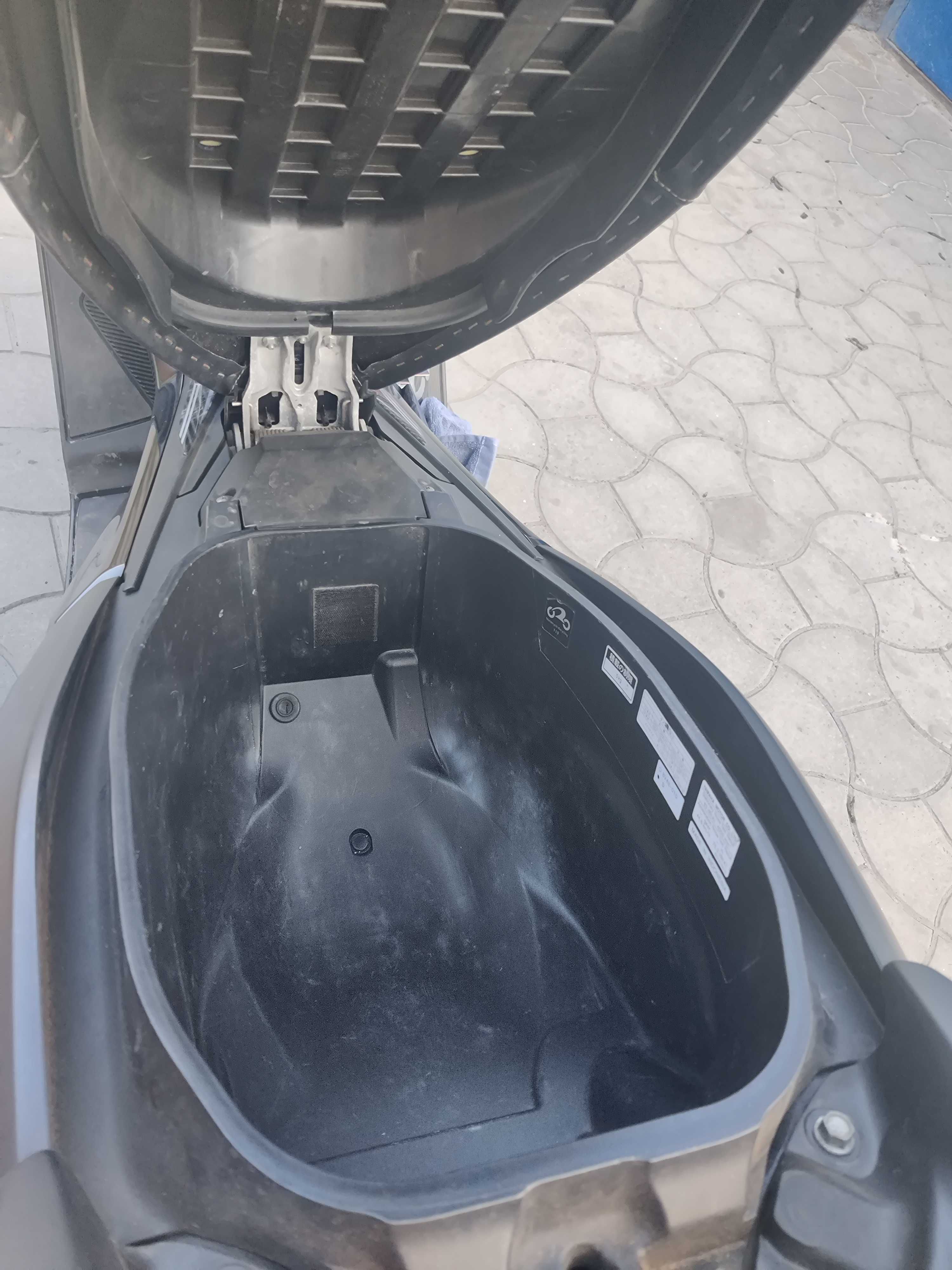 Скутер Yamaha NMAX 155, 2017 рік, два ключі.