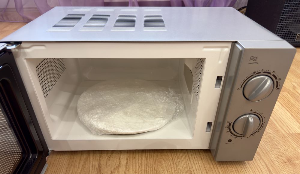 Срочно! Микроволновая печь Medion Studio MD 14775