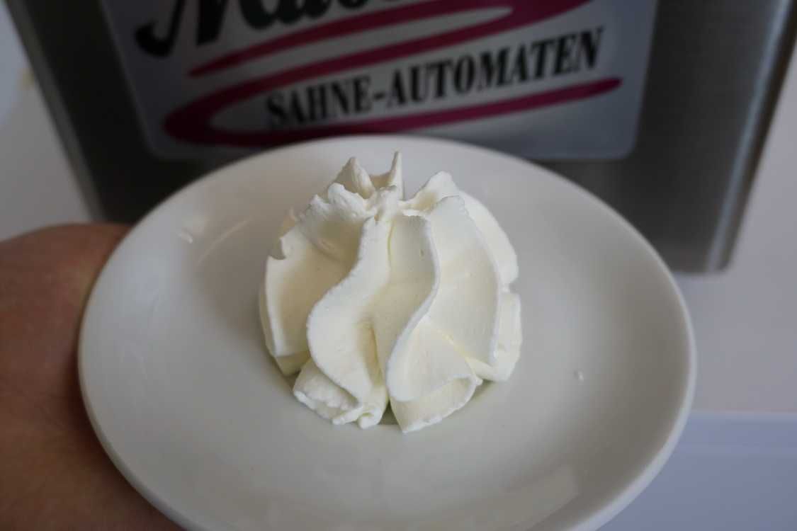 Automat Maszyna Ubijaczka Śmietaniarka Mussana Pony Microtronic 2 litr