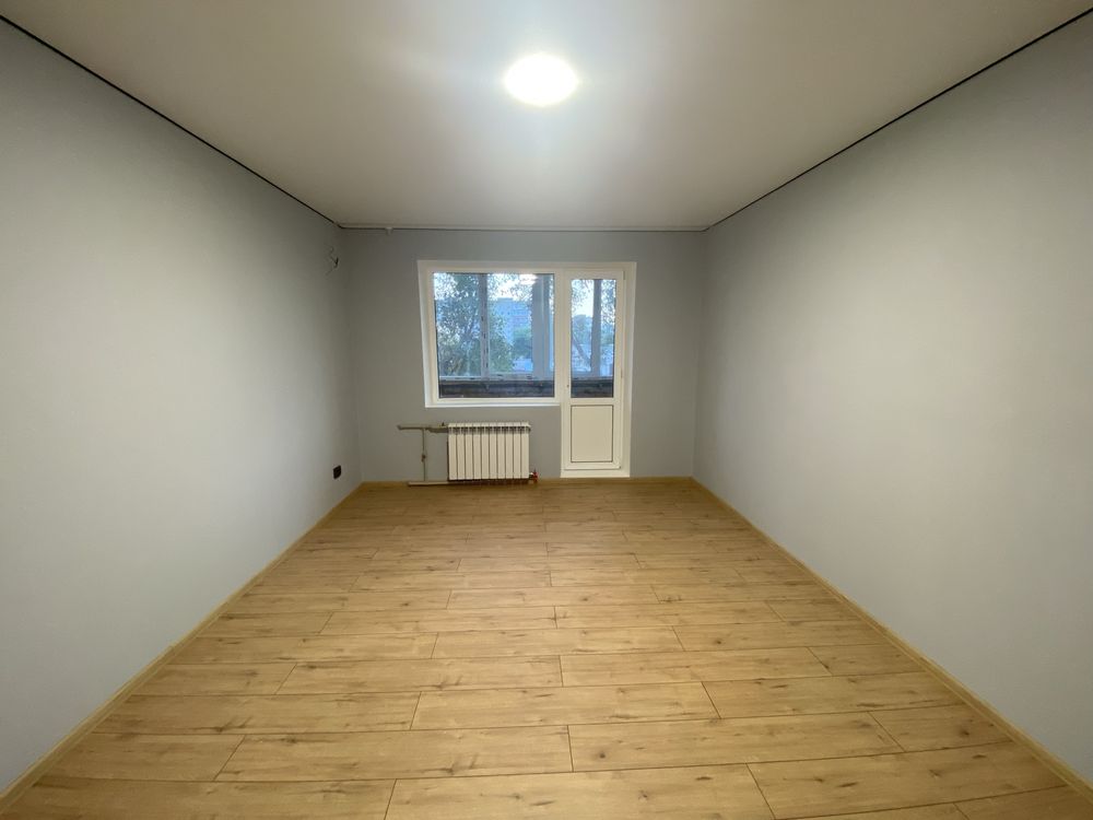 Продам 2-комнатную в центре Левого берега