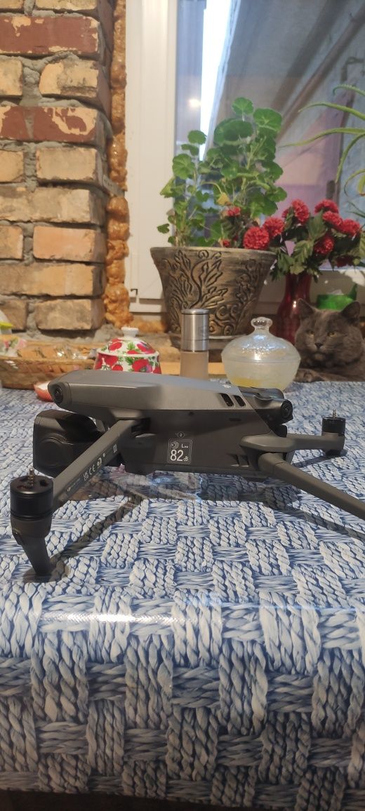 DJI Mavic 3 pro квадрокоптер дрон