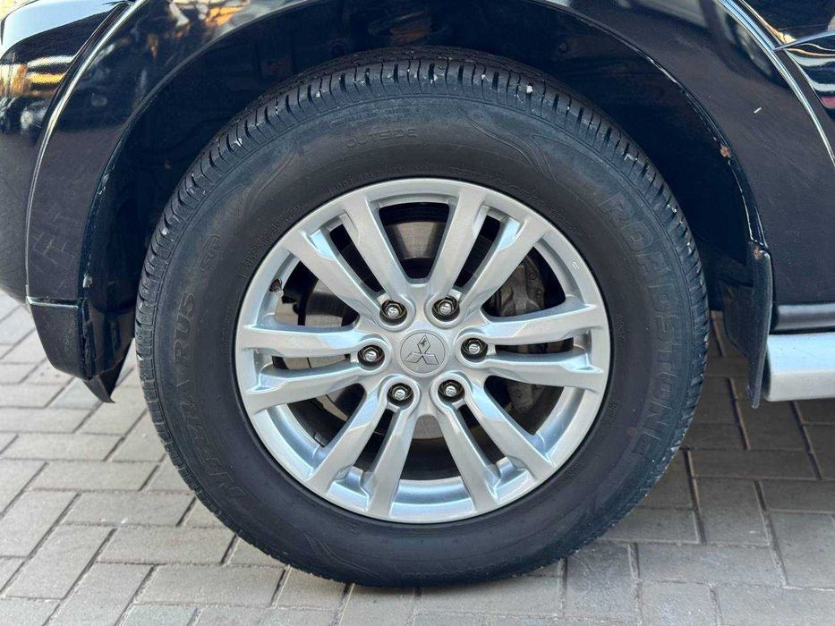 Mitsubishi Pajero Wagon Офіційне авто 2010