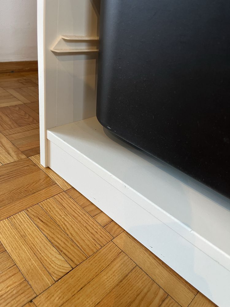 Ikea Trofast, dwie szafki z pojemnikami.