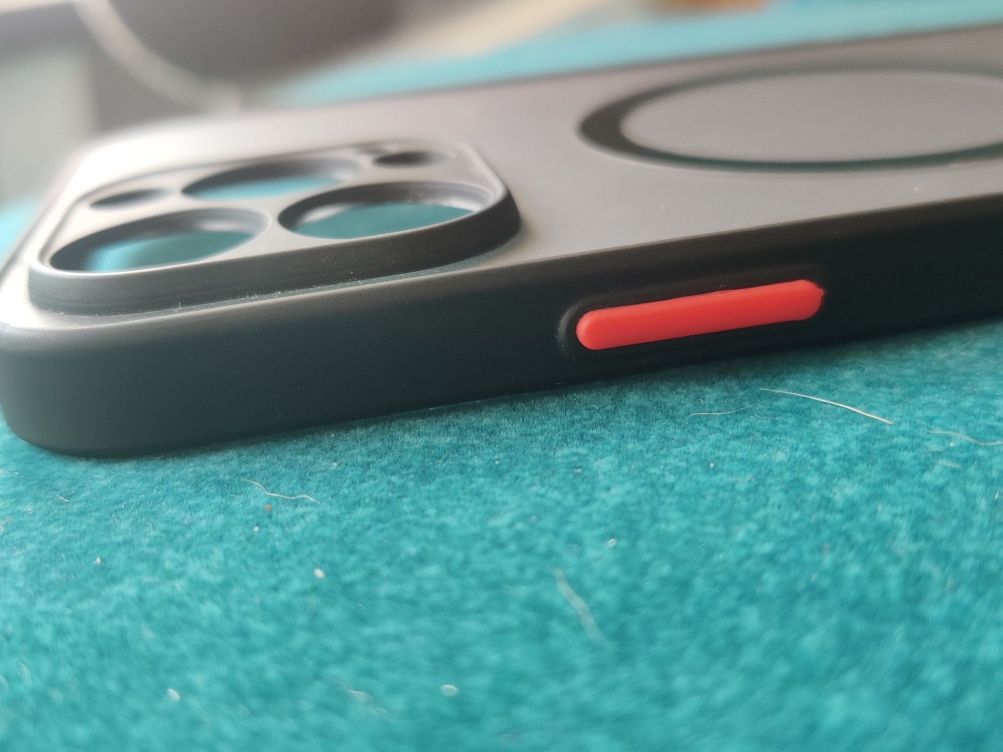 Case iPhone 13 Pro Max z Magsafe półprzezroczysty