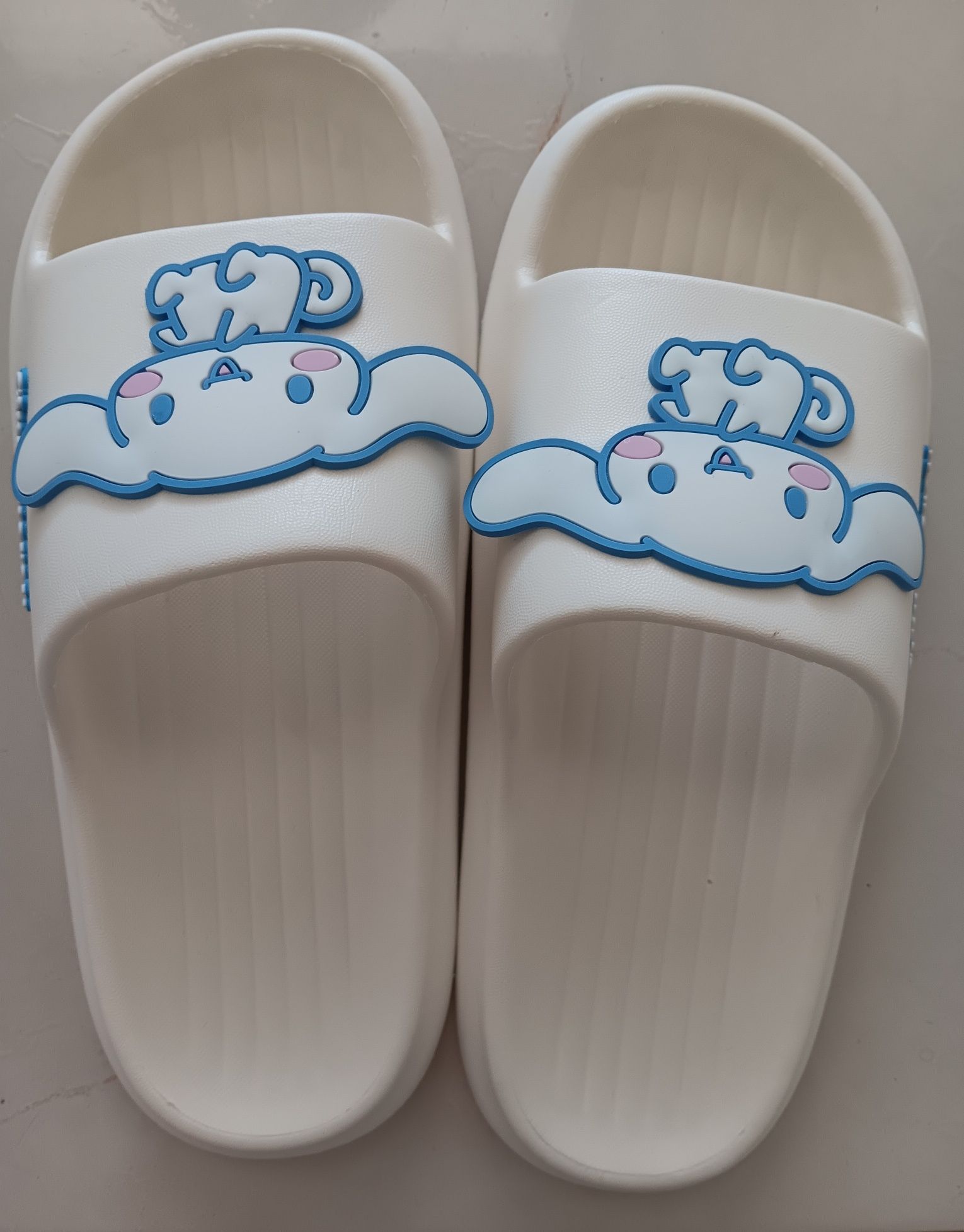 Chinelos Cinnamoroll_ Sanrio Hello Kitty