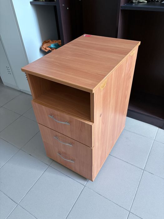 Тумбочки, Стіл, Крісла секція, дивани