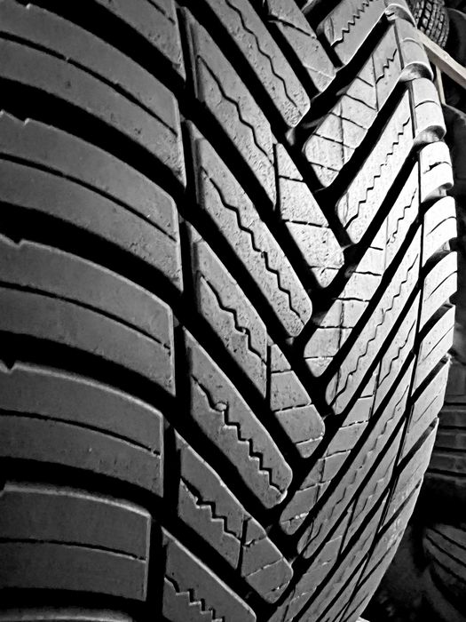 Шини Б/в 215.45.18 пара Hankook