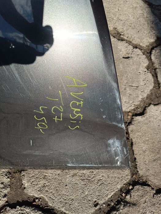 Toyota Avensis t27 zderzak przedni przód skorupa poszycie orginał ładn