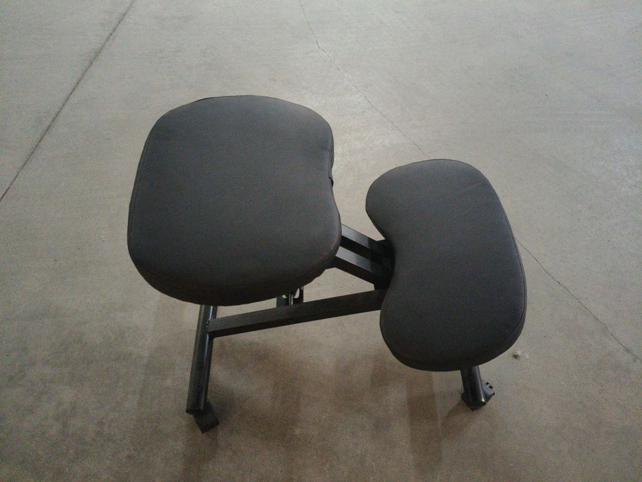 Cadeira ergonómica de joelhos
