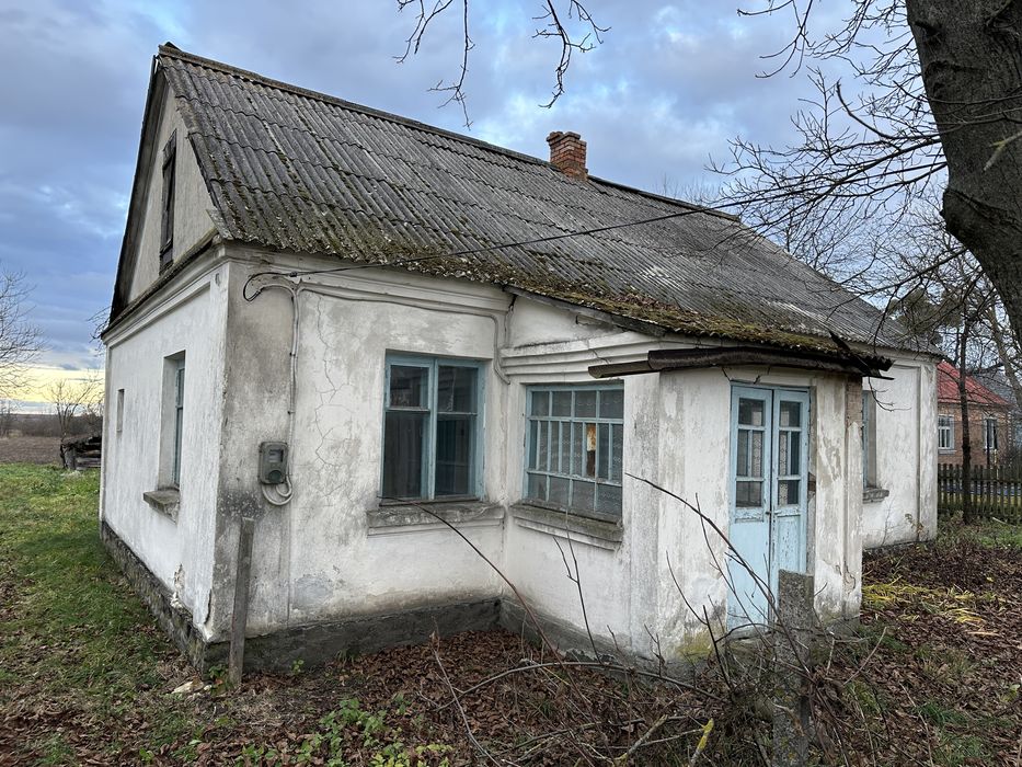 Будинок із земельною ділянкою