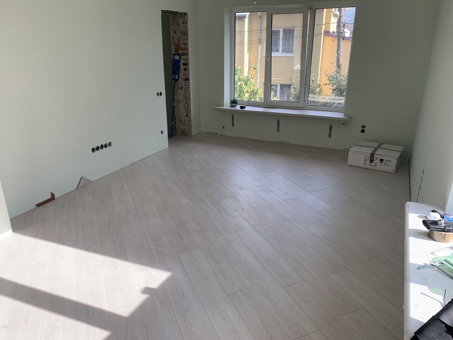 Монтаж плитки,  ламінат, декоративні роботи