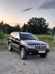 Jeep Grand Cherokee Auto do jazdy po szosie oraz rekreacji w lesie i na bezdrożach.