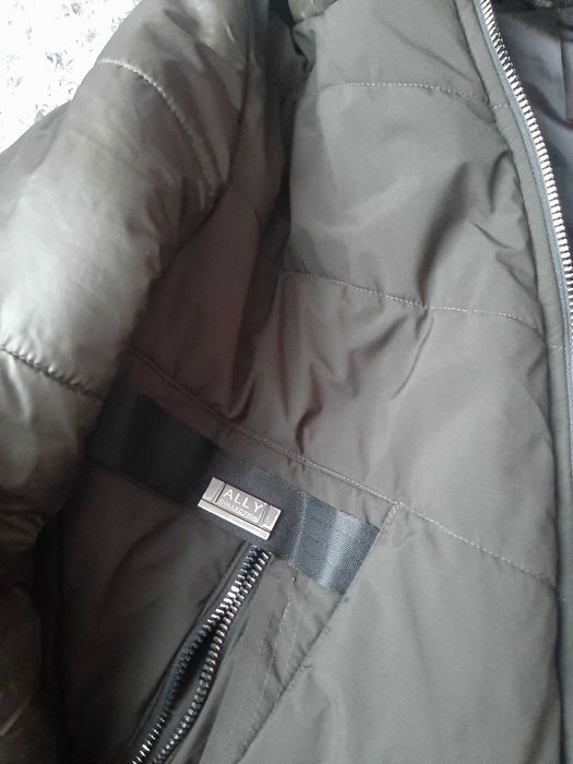 Жіноча куртка Весна