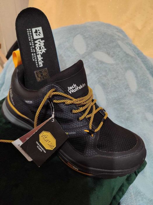 Jack Wolfskin взуття / трекінгові кросівки / ботинки