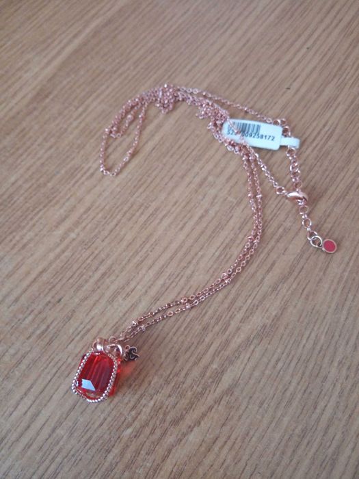 Łańcuszek ładna zawieszka sztuczna biżuteria