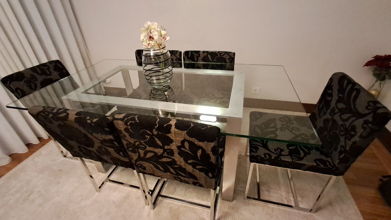 Mesa vidro com estrutura inox