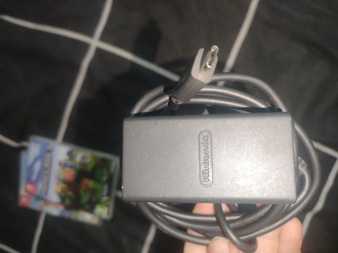 Nintendo Switch z ładowarką