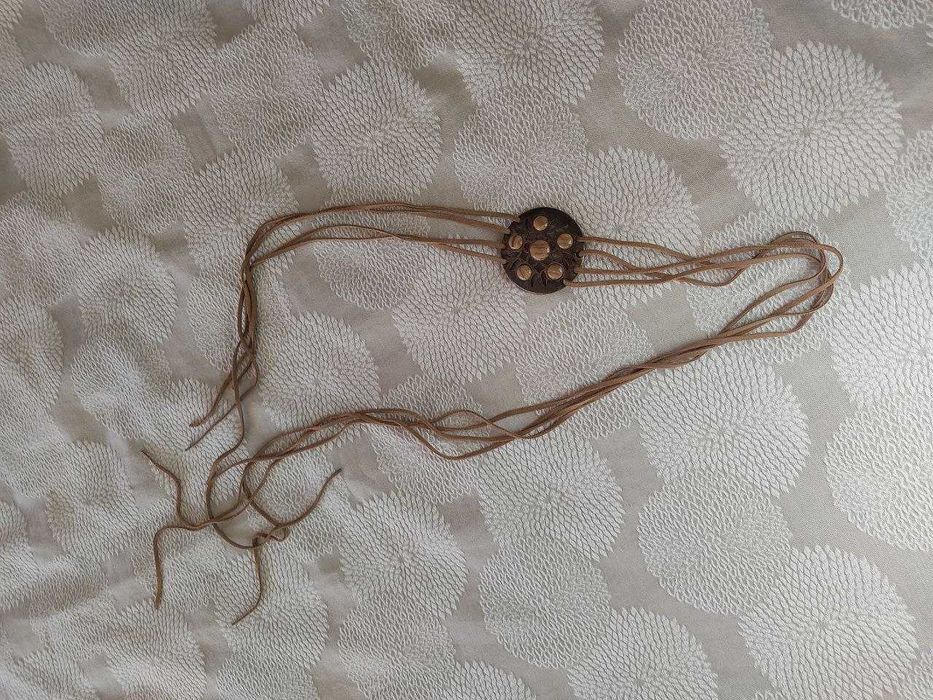 Cinto de senhora modelo de "dar o nó"