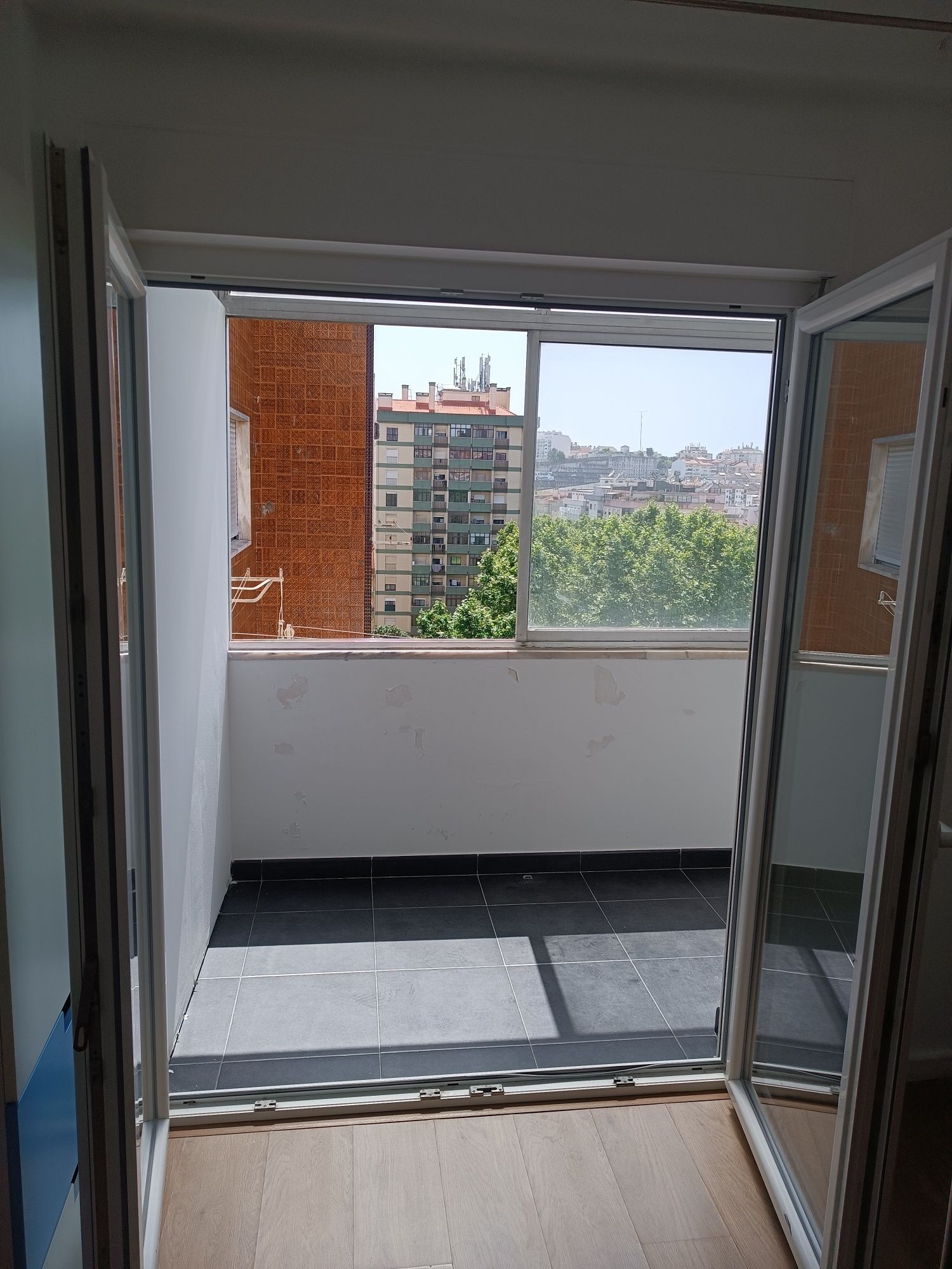 Quarto com Varanda Olaias CASAL BRASILEIRO
